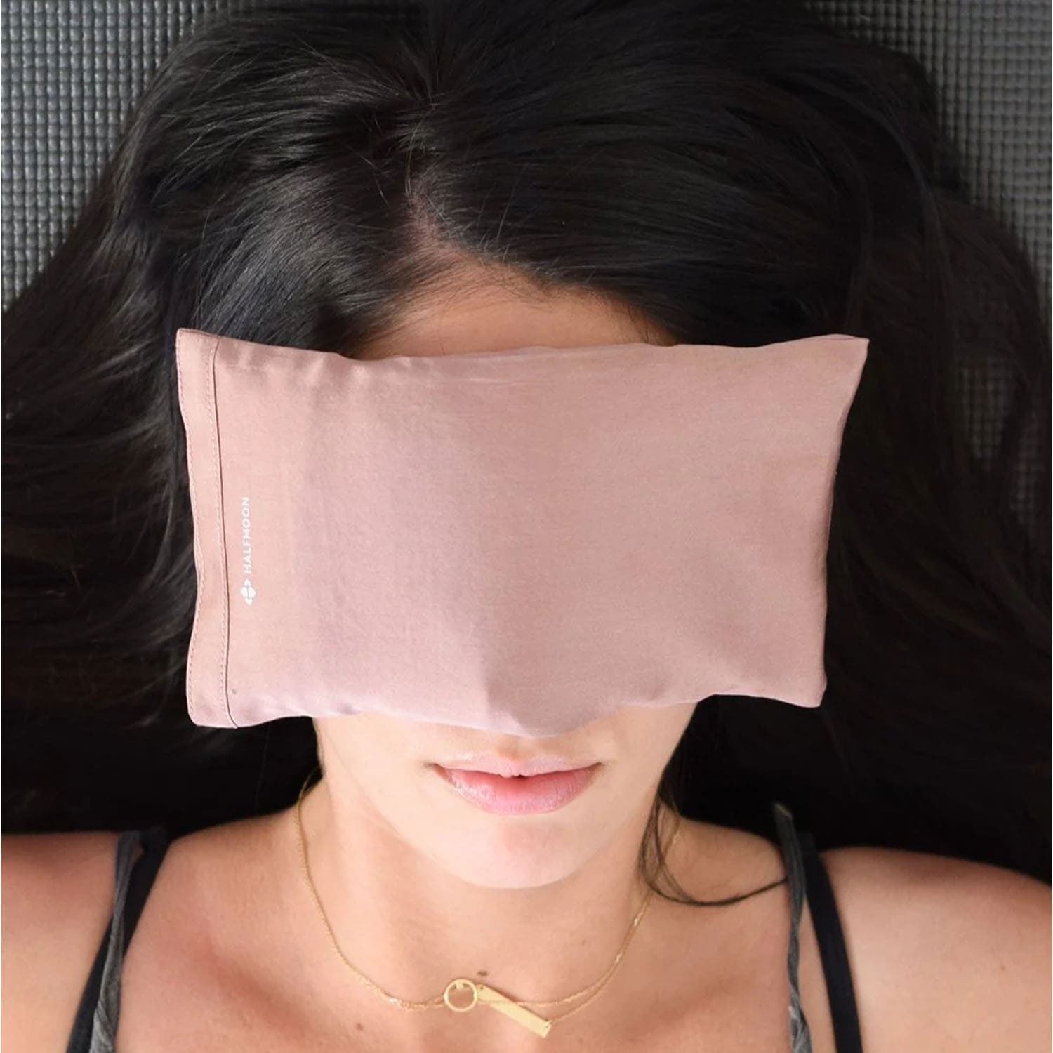 نصف قمر وسادة عين حريرية - رائحة اللافندر - Rose Clay