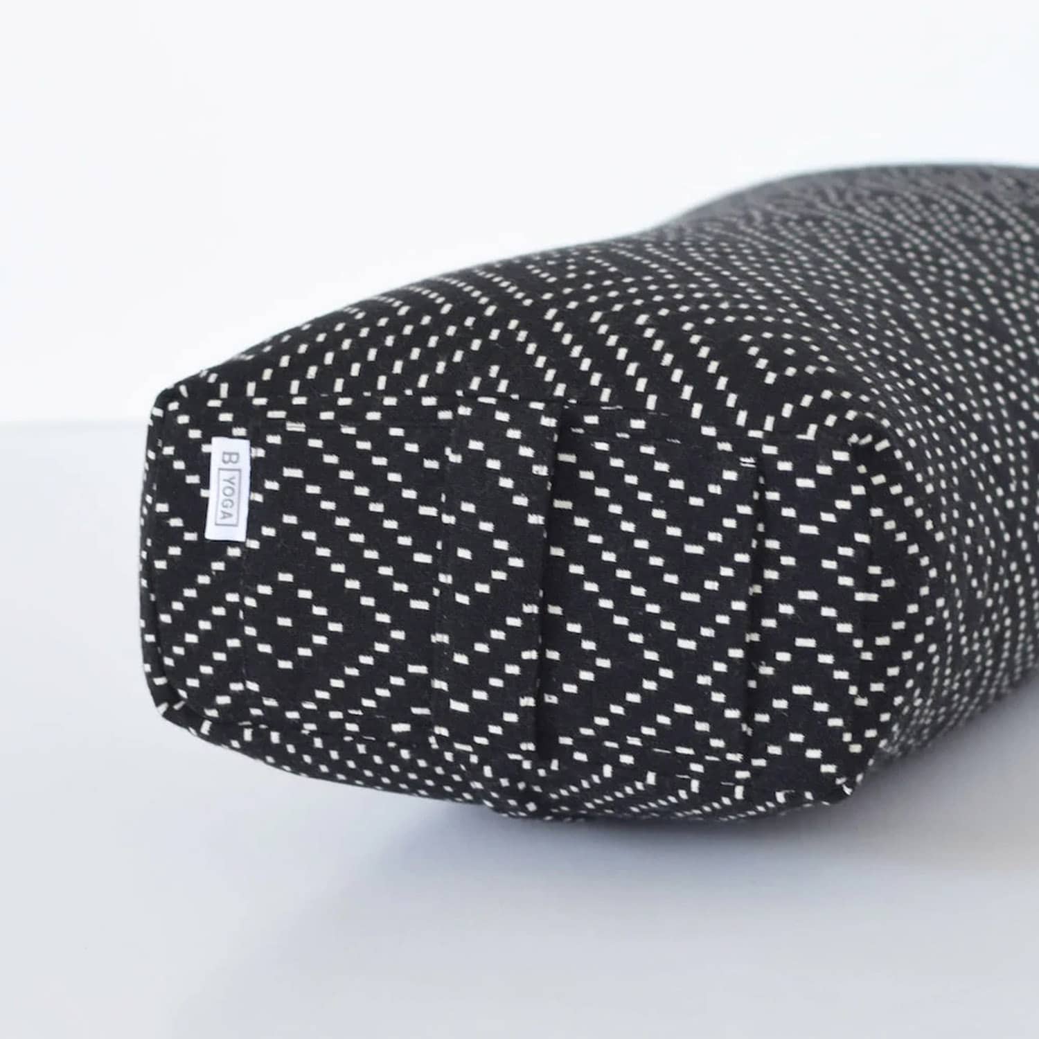 ب اليوغا الإصدار المحدود من Calm Bolster - Modern City