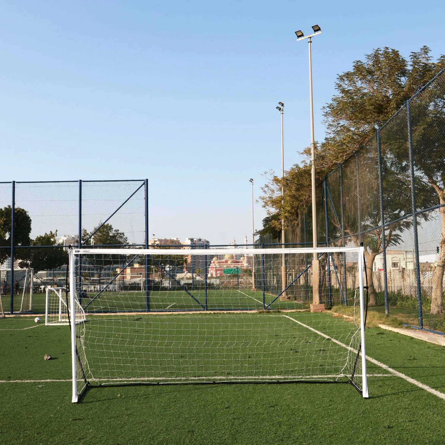 داوسون سبورتس مرمى كرة قدم من الألياف الزجاجية (متوفر بمقاسين) - 240 x 150 x 84 cm