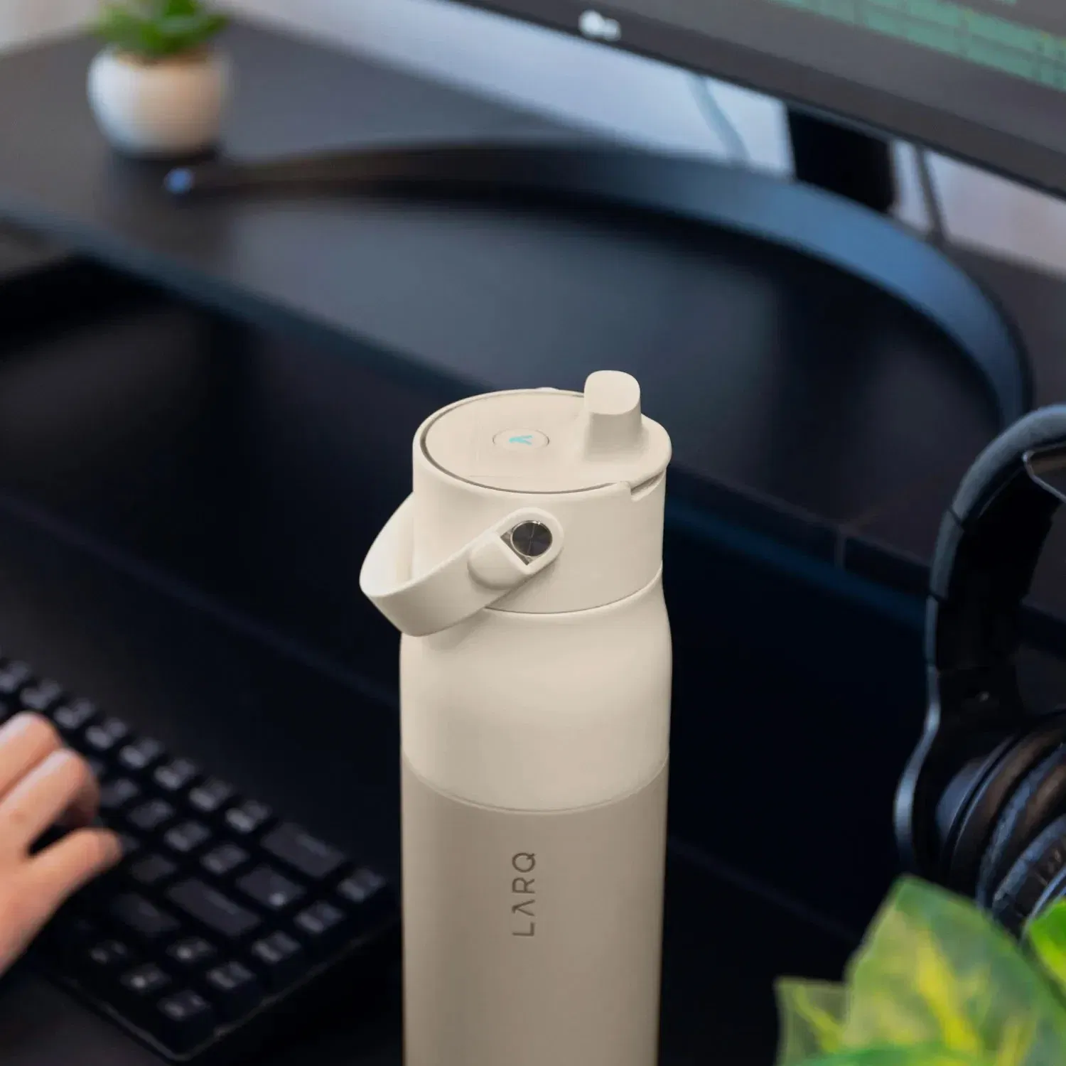 LARQ Bottle PureVis 2 with Essential Bottle Filter - Mojave Dune - 1L / 34oz