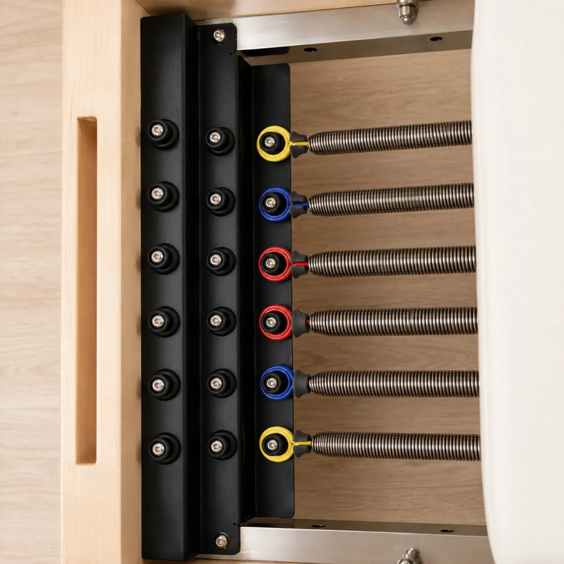 Eleno Pilates M4 Pro Maple Wood Reformer Bundle - Beige