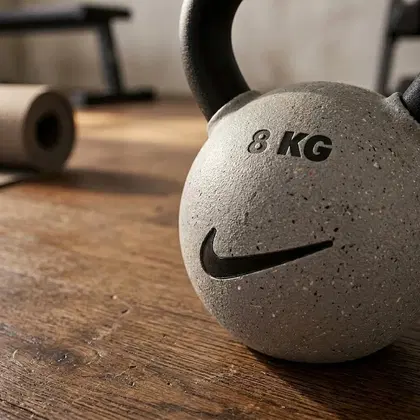 Nike Strength Grind/Smoke Rubber-Coated Kettlebell - 8 kg