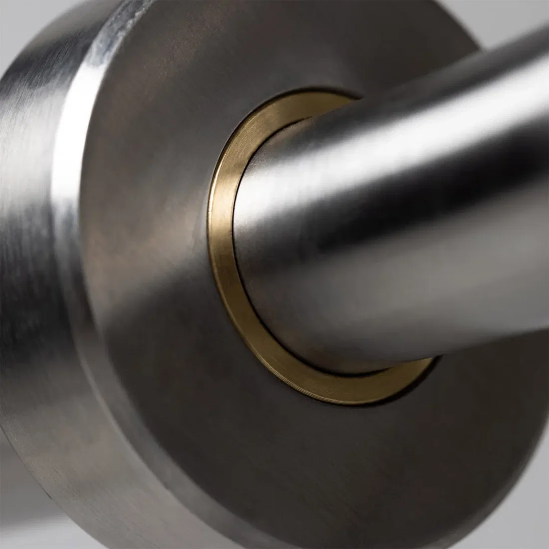 REP Fitness Curl Bar sleeve detail