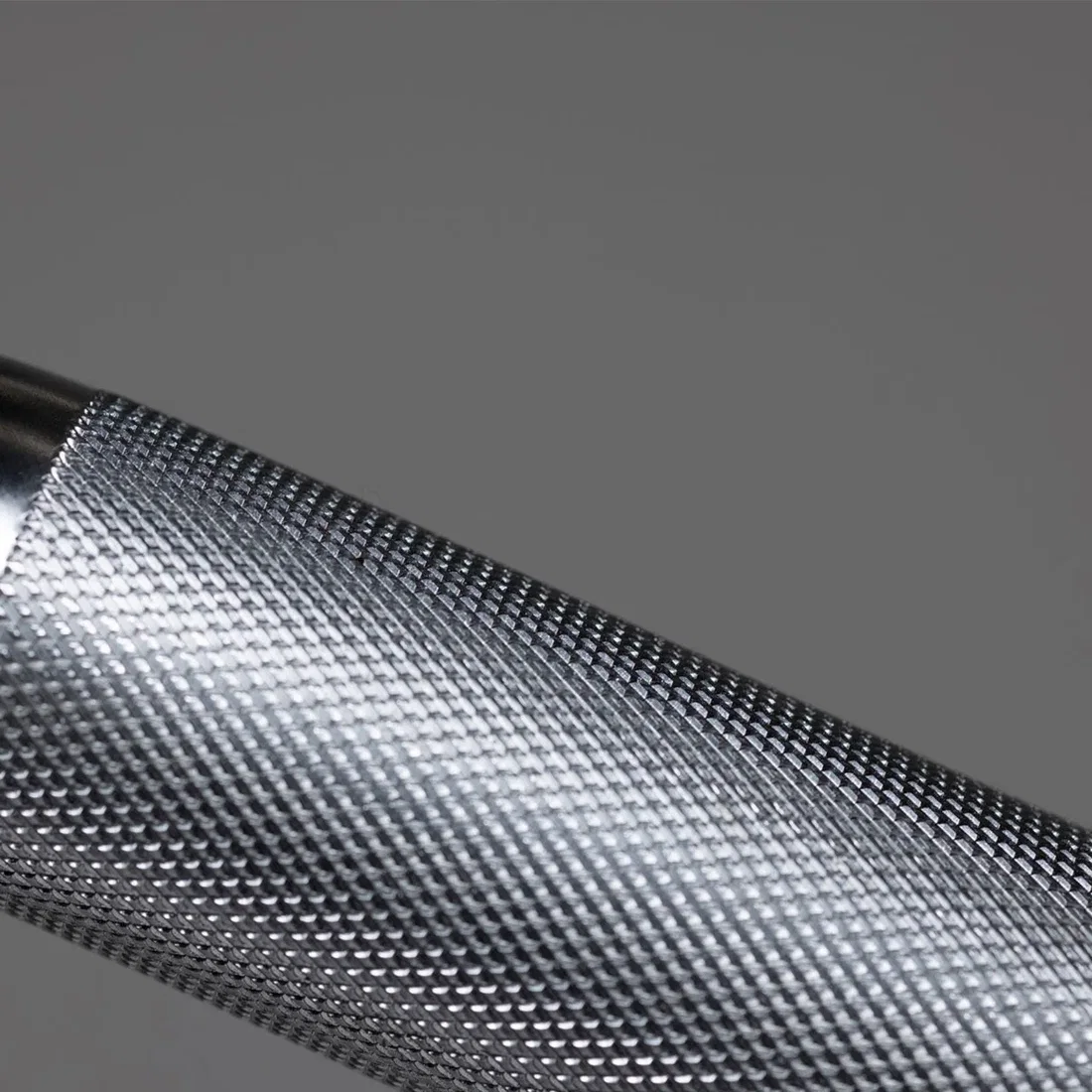 REP Fitness Rackable Curl Bar knurling detail